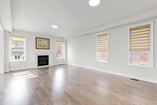 22 Mondial Crescent