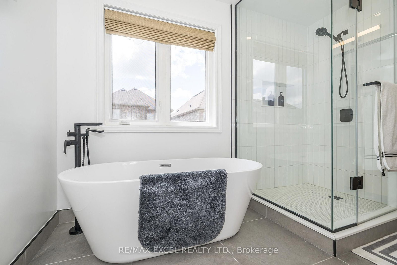 129 Lewis Honey Drive • Aurora, ON photo 14