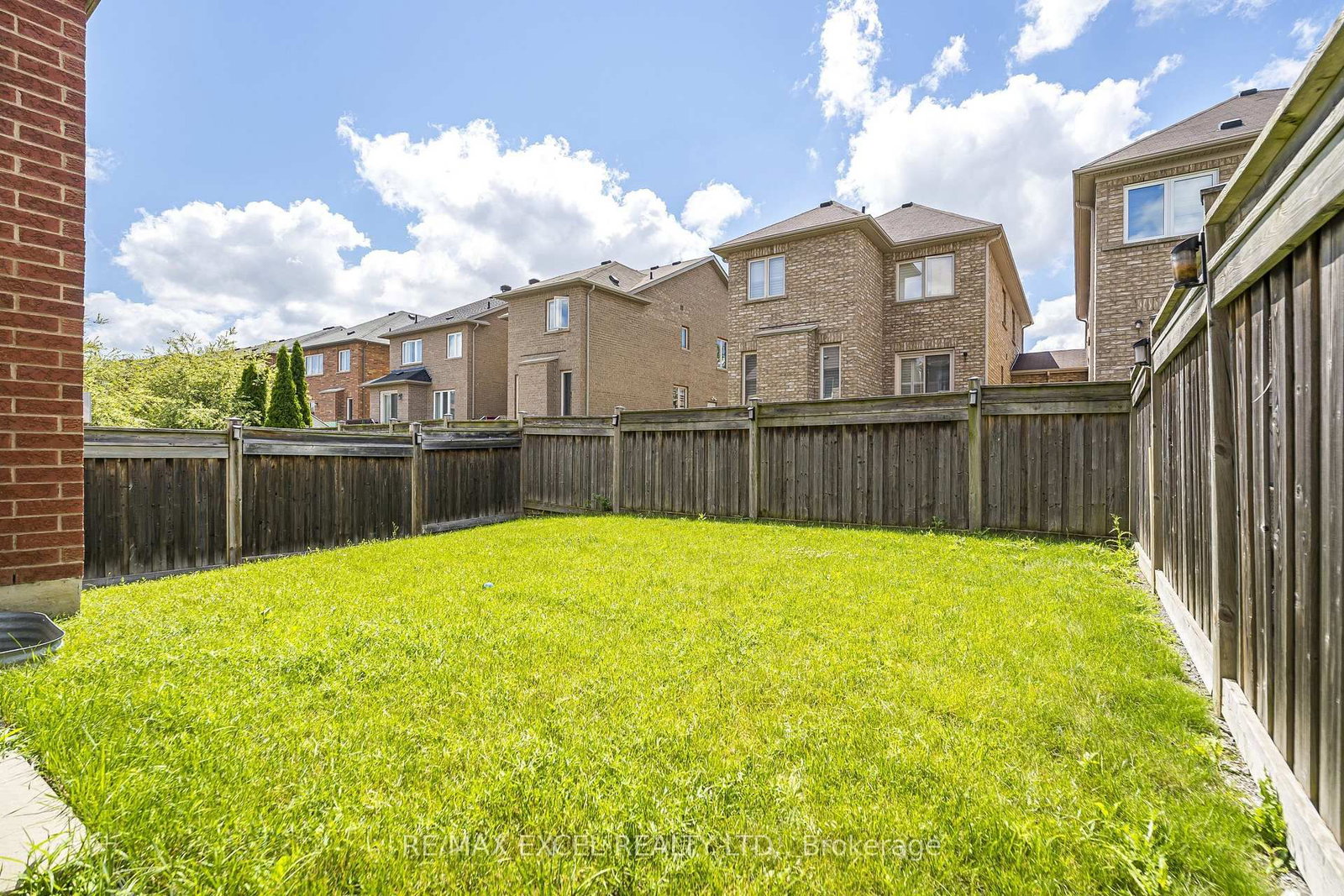 129 Lewis Honey Drive • Aurora, ON photo 20