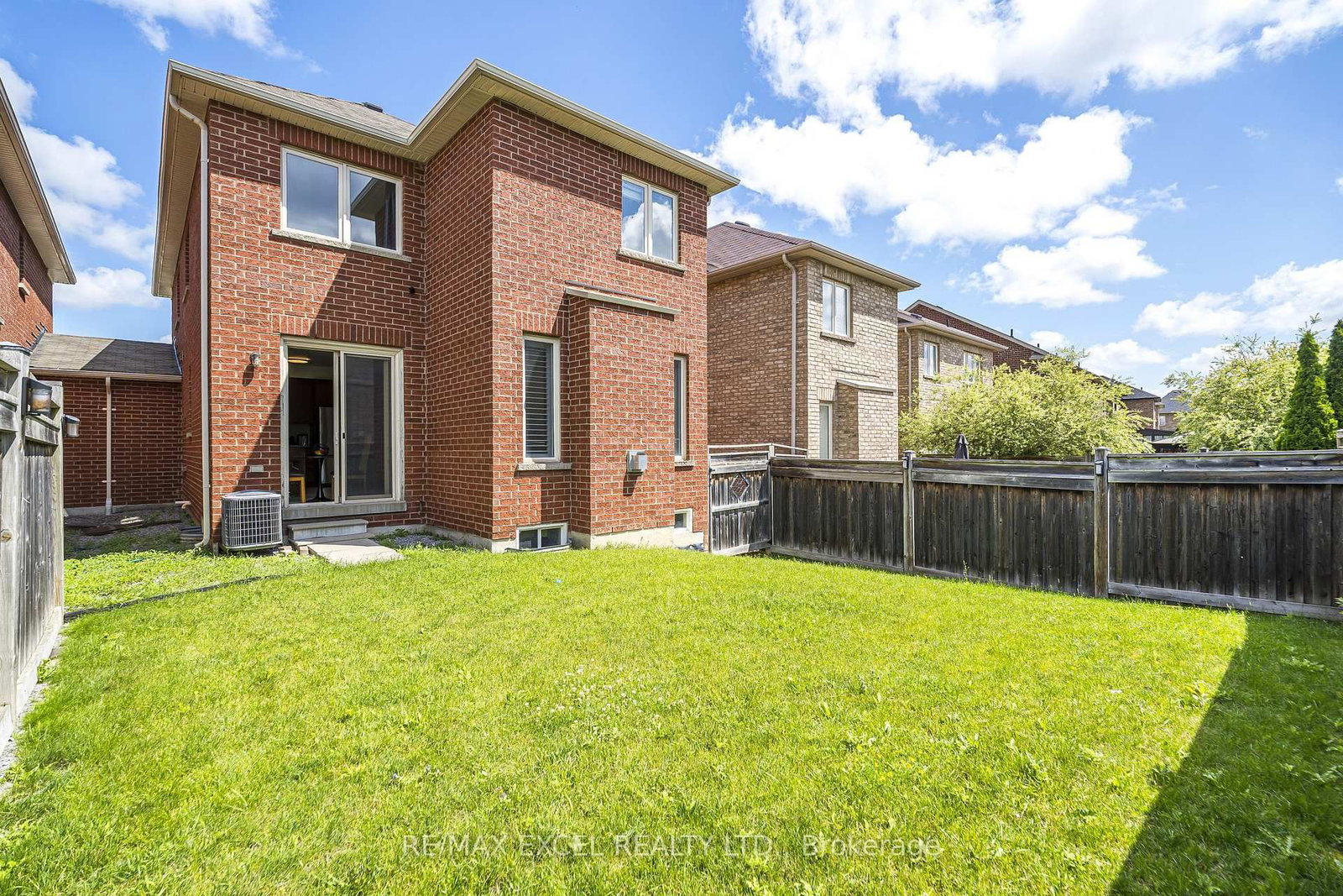 129 Lewis Honey Drive • Aurora, ON photo 21