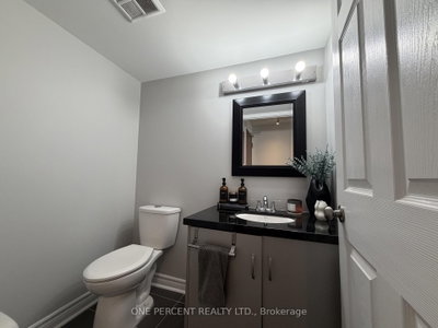 Unit 607 — 3 Ellesmere Street — photo 5
