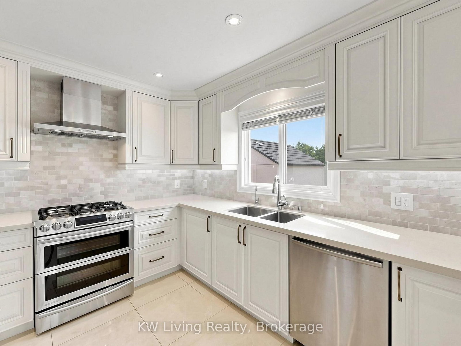 33 Southgate Crescent • Richmond Hill, ON photo 12