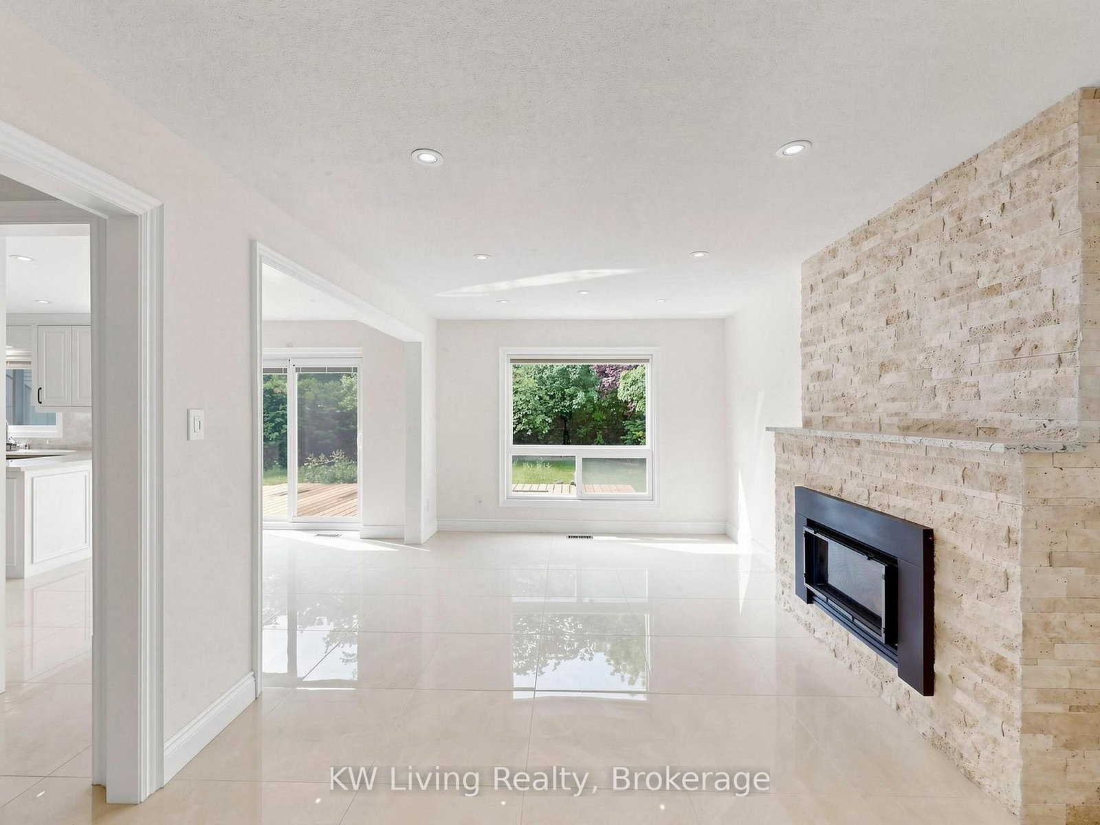 33 Southgate Crescent • Richmond Hill, ON photo 5