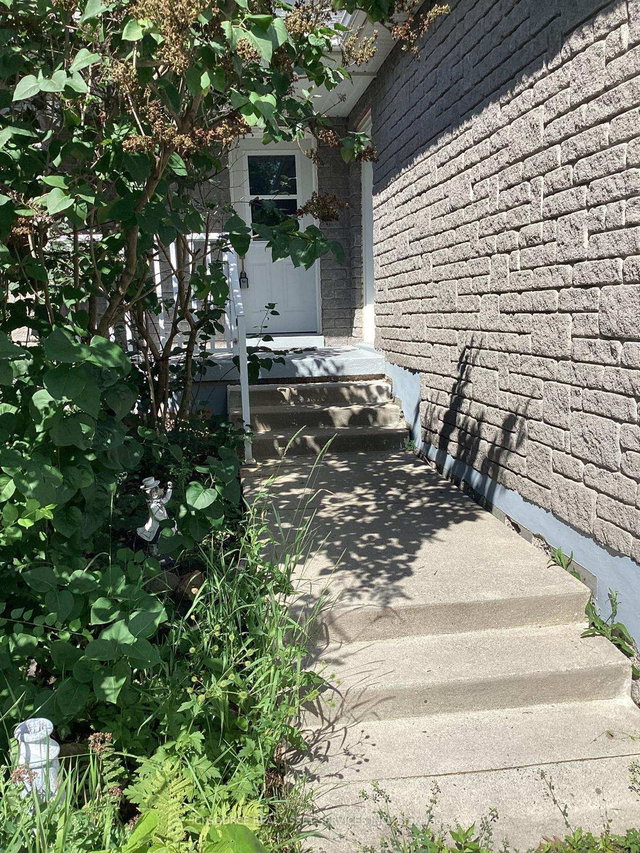 Upper - 72 Adams Street