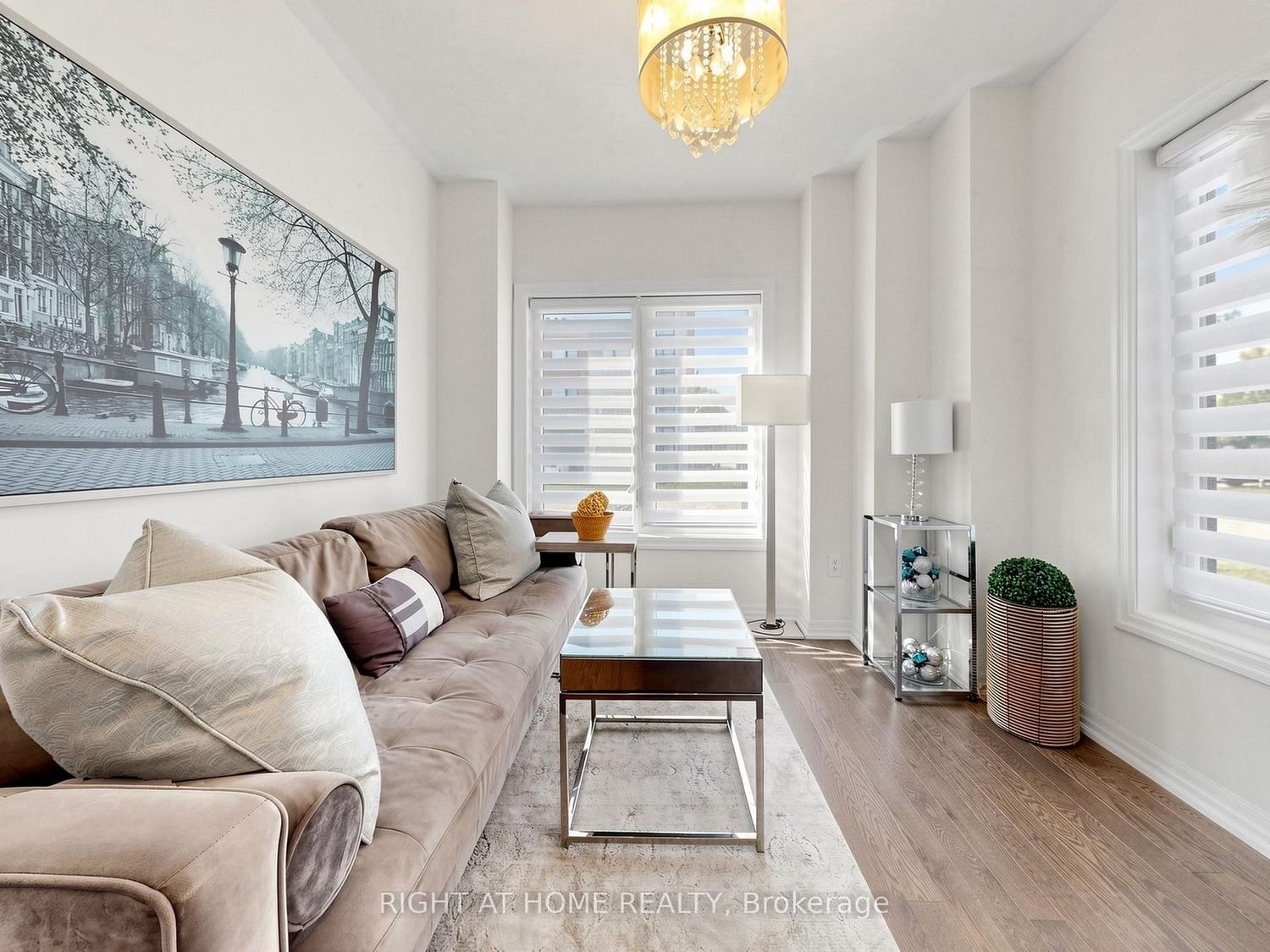 65 Allure Street • Newmarket, ON photo 3