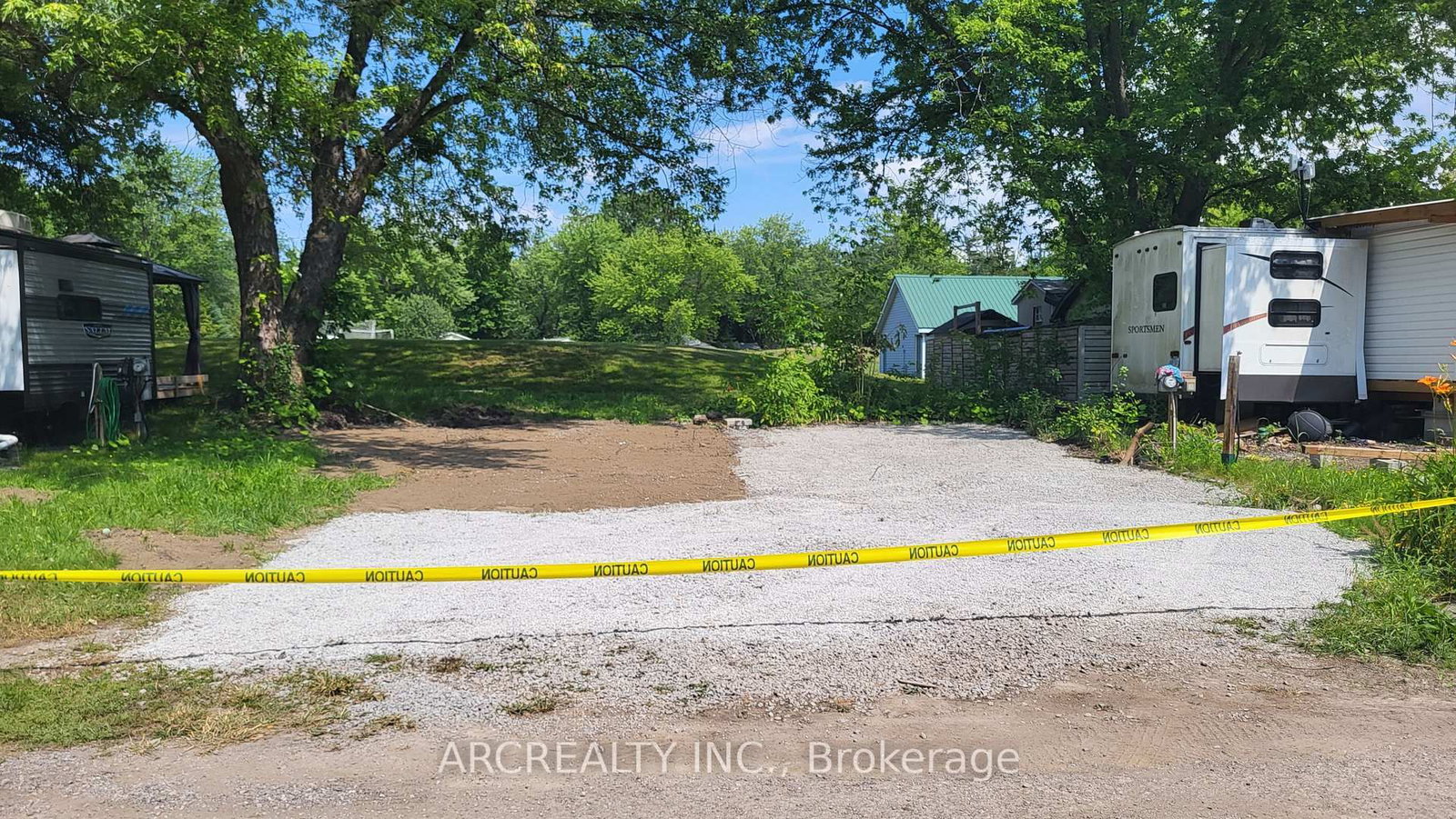 28 Horseshoe Circle • Georgina, ON photo 1