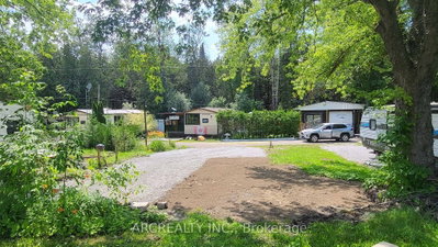 28 Horseshoe Circle • Georgina, ON photo 3