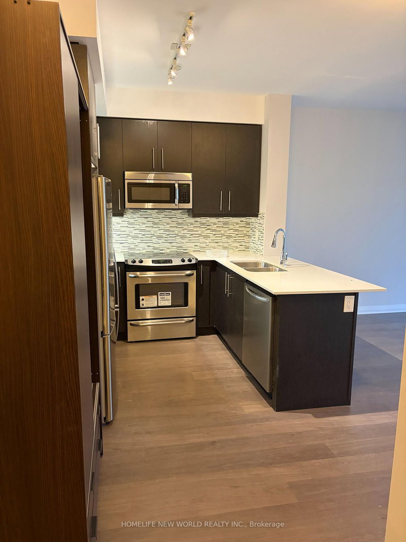 home for lease on 1101-55 Oneida Crescent