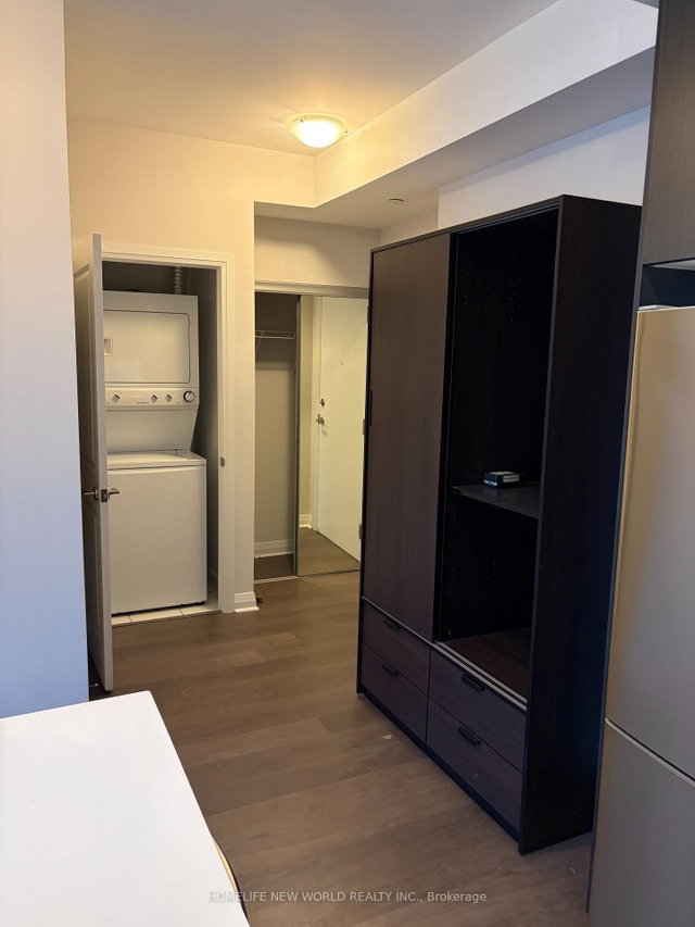 1101 - 55 Oneida Crescent