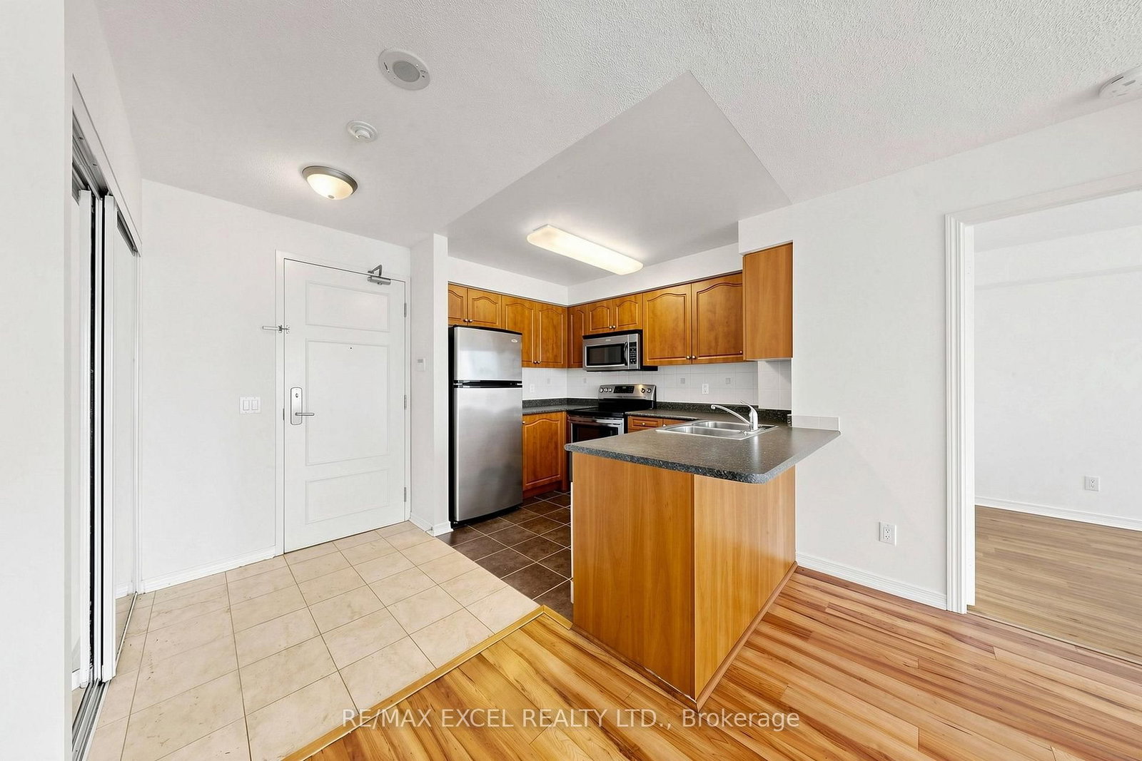 350 Red Maple Road • #508 • Richmond Hill, ON photo 13
