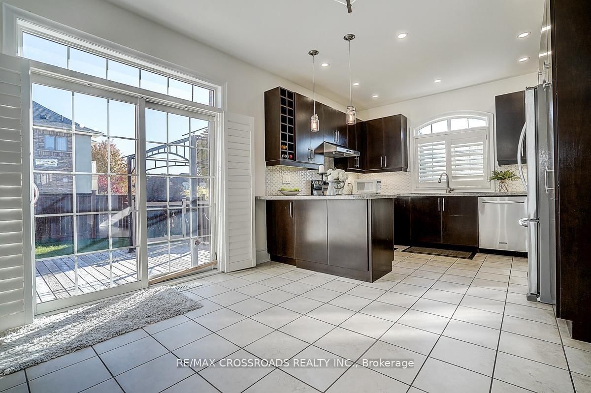 619 Fernbank Road • Newmarket, ON photo 17
