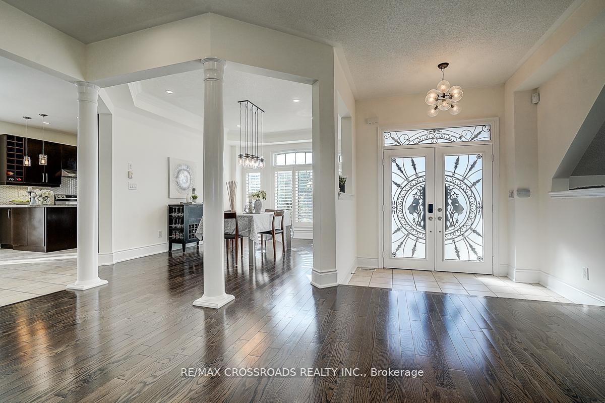 619 Fernbank Road • Newmarket, ON photo 8