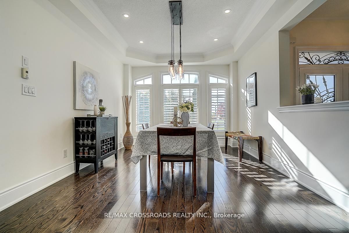 619 Fernbank Road • Newmarket, ON photo 9