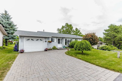 118 Tecumseth Pines Drive