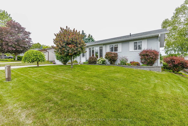 118 Tecumseth Pines Drive