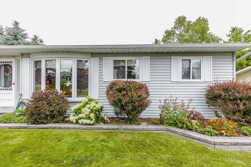 118 Tecumseth Pines Dr photo 4