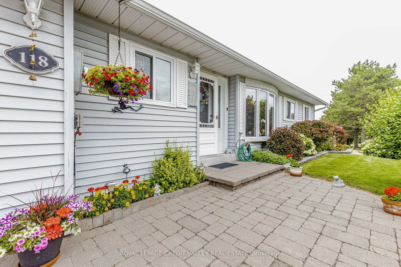 118 Tecumseth Pines Dr photo 5