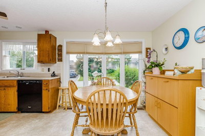 118 Tecumseth Pines Drive • New Tecumseth, ON photo 8