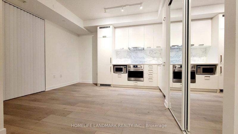 home for lease on 1003-10 Honeycrisp Crescent