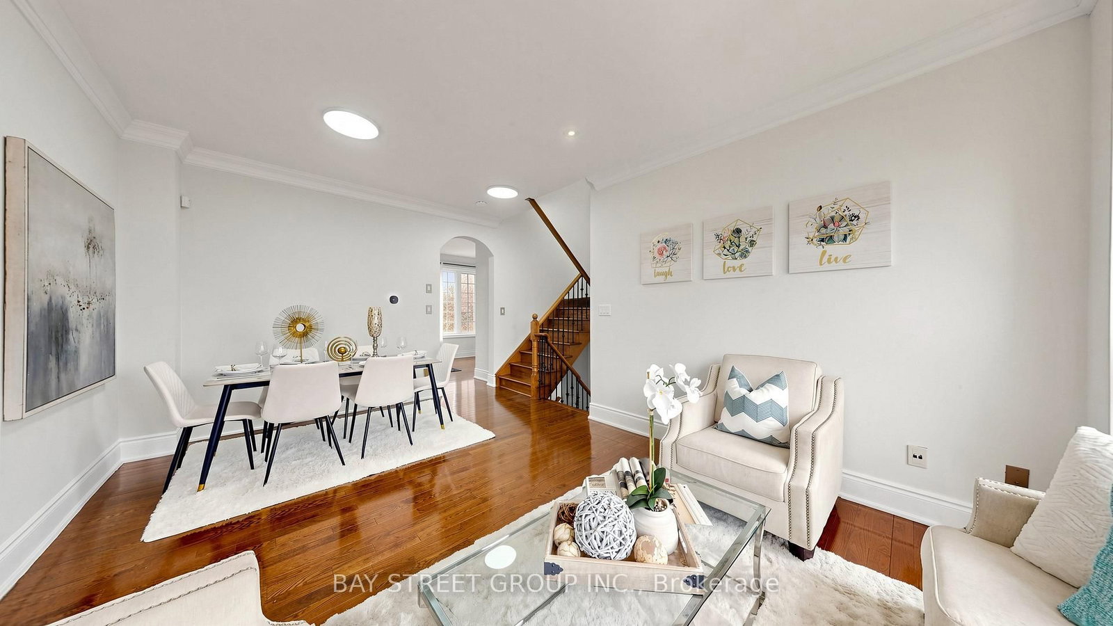 97 Zokol Drive • Aurora, ON photo 6