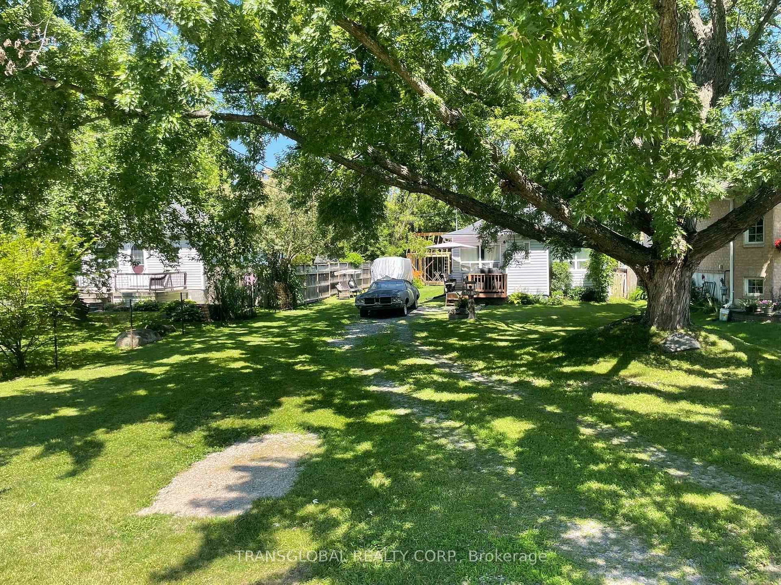 1014 Barton Avenue • Georgina, ON photo 3