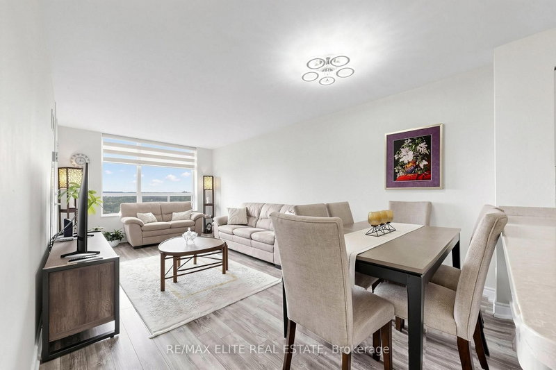 1205 - 9 Northern Heights Drive