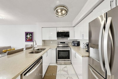 9 Northern Heights Drive • #1205 • Richmond Hill, ON photo 8