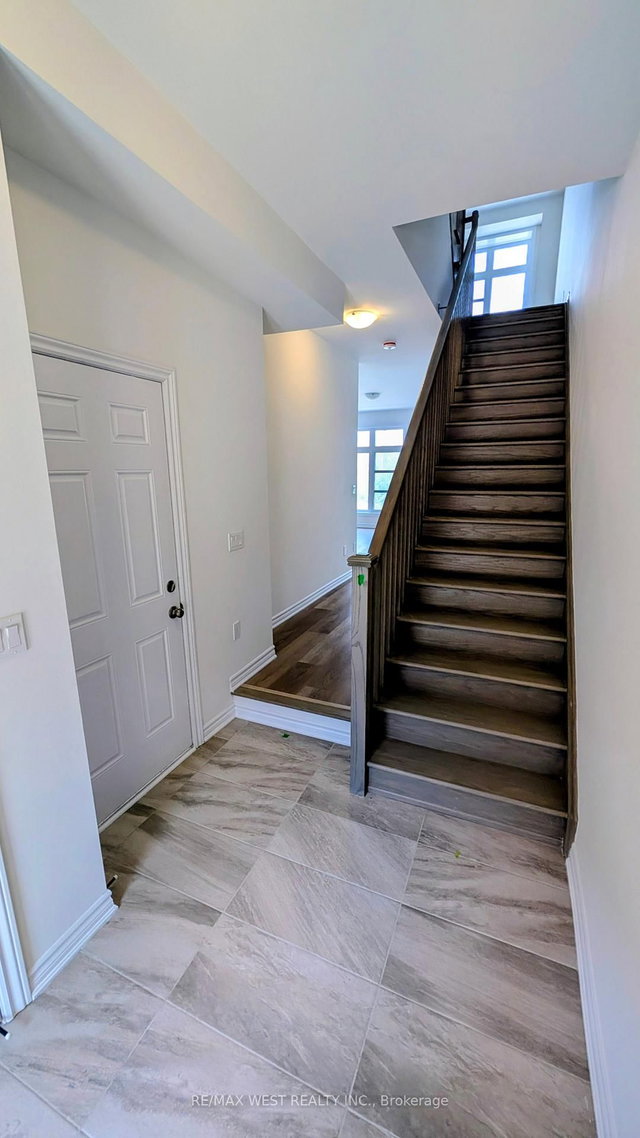 91 Inverary Crescent