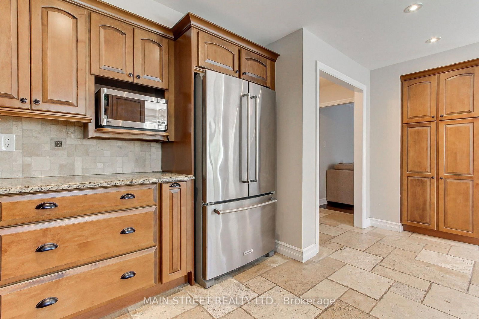 14 Mcgee Crescent • Aurora, ON photo 12