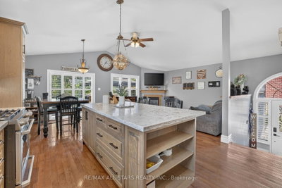 38 Evelyn Avenue — photo 5