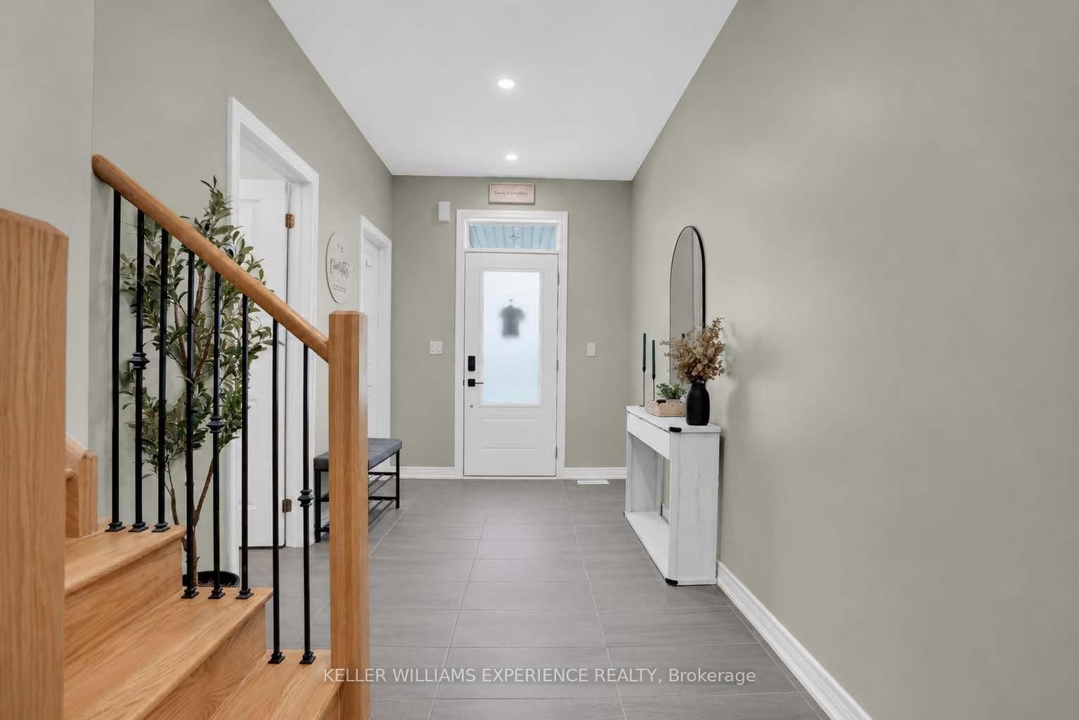 1329 Davis Loop • Innisfil, ON photo 6