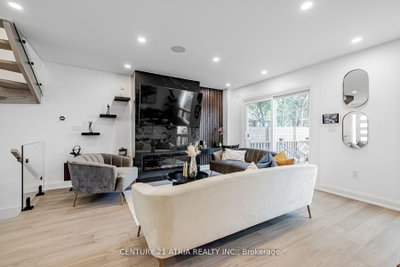 42 Coventry Court • Richmond Hill, ON photo 5