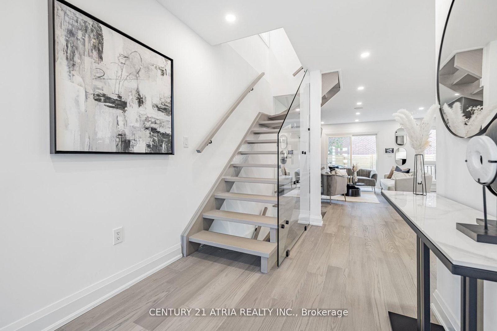 42 Coventry Court • Richmond Hill, ON photo 8