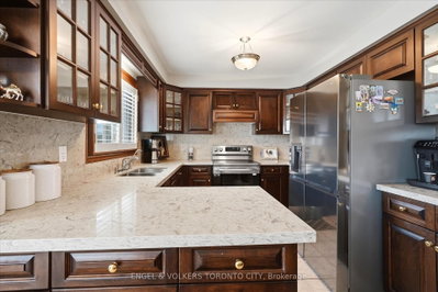 90 Gardner Place • Vaughan, ON photo 7