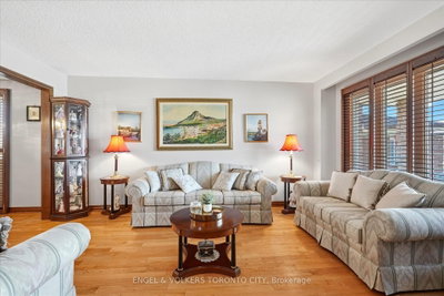 90 Gardner Place • Vaughan, ON photo 9