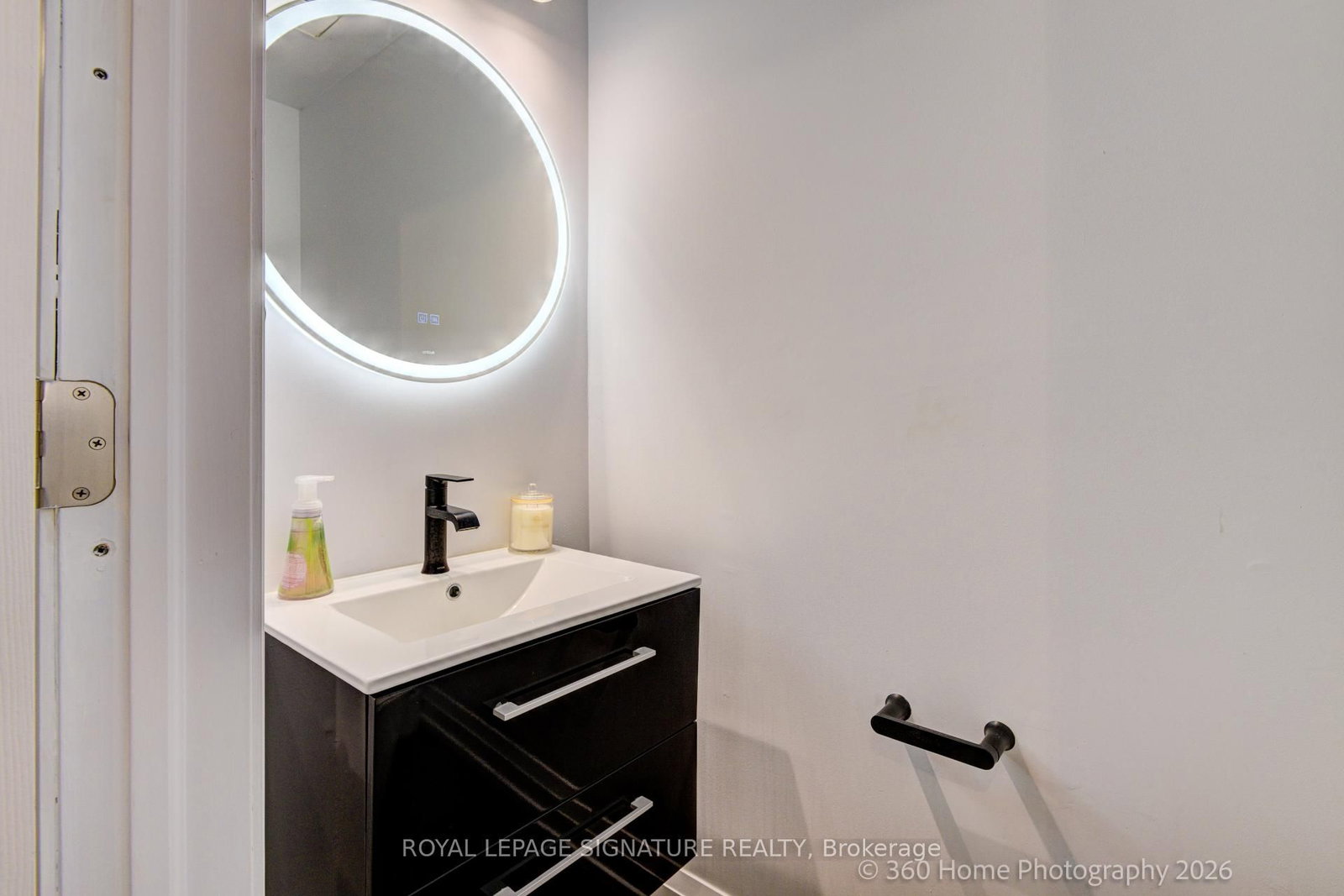 230 Lancaster Avenue • Newmarket, ON photo 12