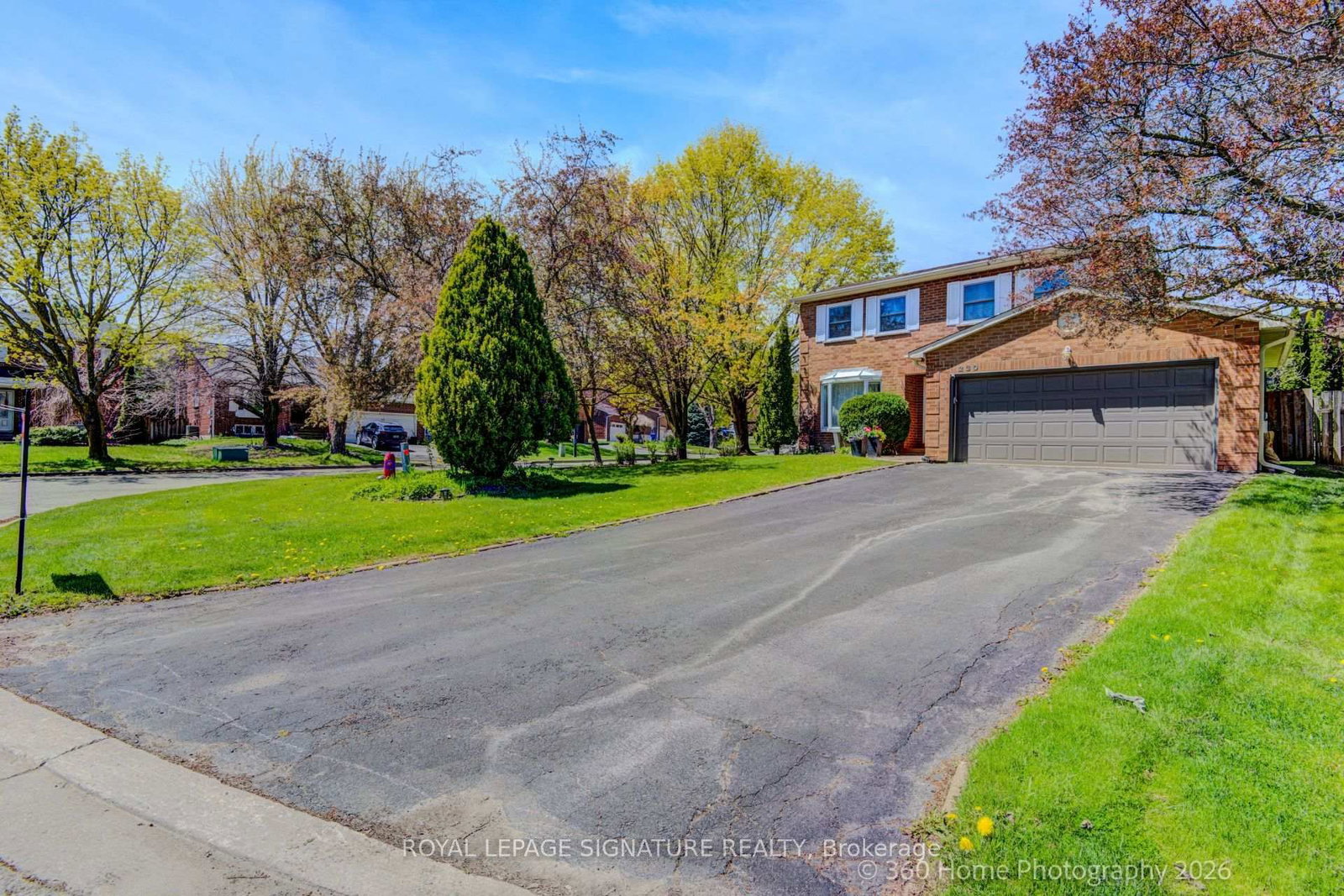 230 Lancaster Avenue • Newmarket, ON photo 2