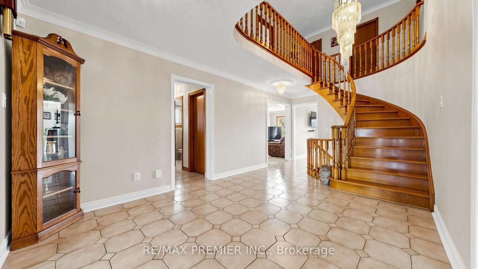261 Morning Star Drive • Vaughan, ON photo 8