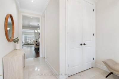 977 Wickham Road — more photos
