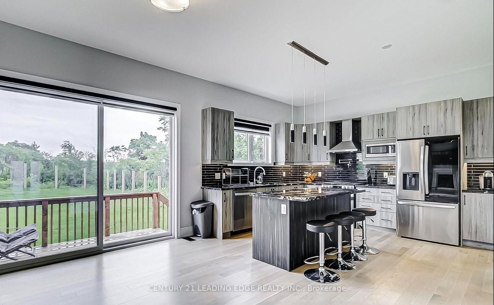 220 Olde Bayview Avenue • Richmond Hill, ON photo 5