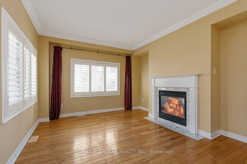 113 Louisbourg Way