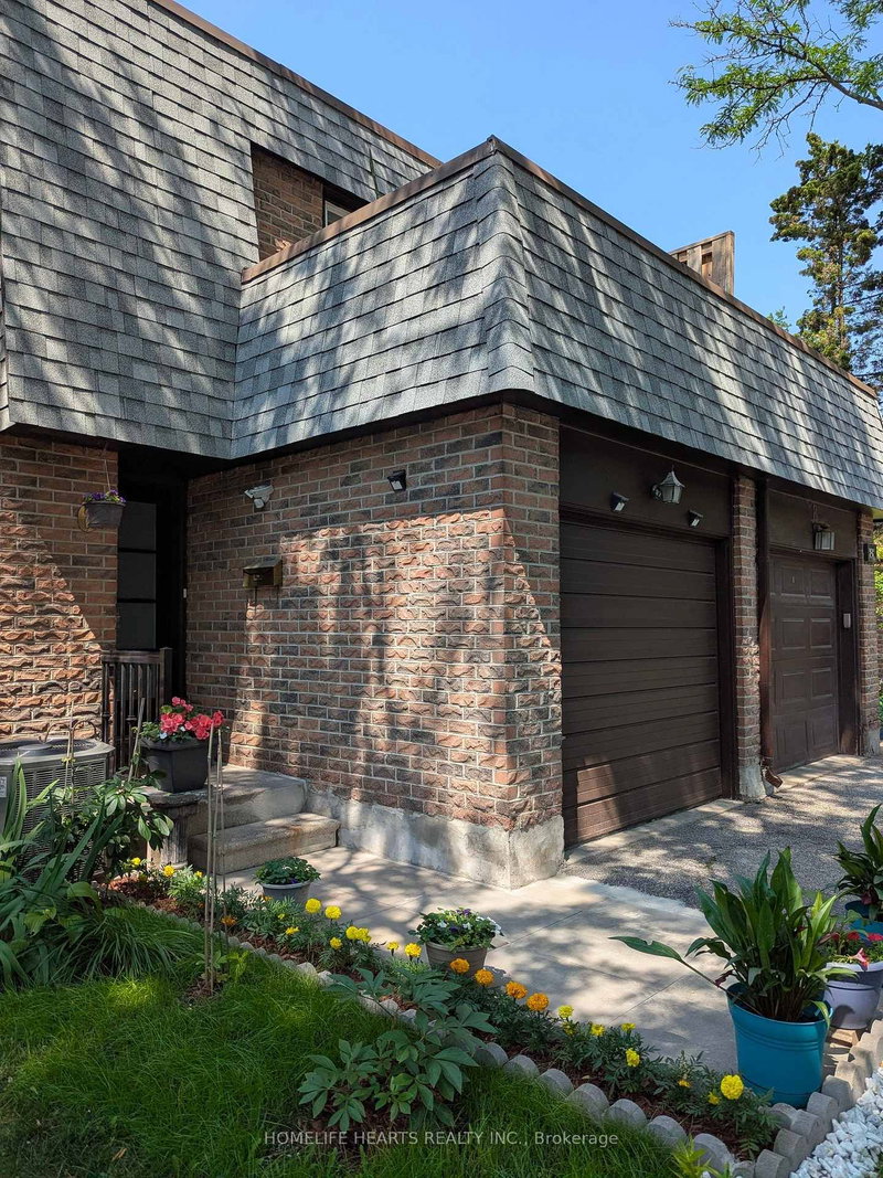 6 Woodglen Way
