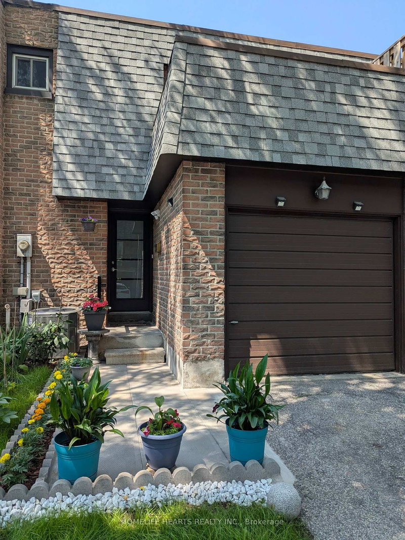 6 Woodglen Way