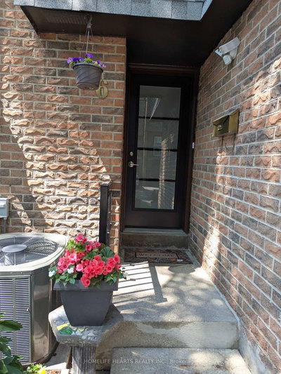 6 Woodglen Way • Markham, ON photo 4