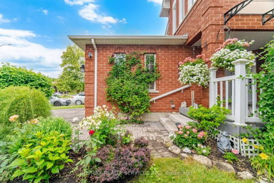 30 Henderson Crescent — photo 2