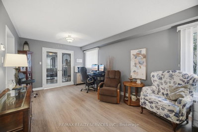 30 Henderson Crescent — photo 5