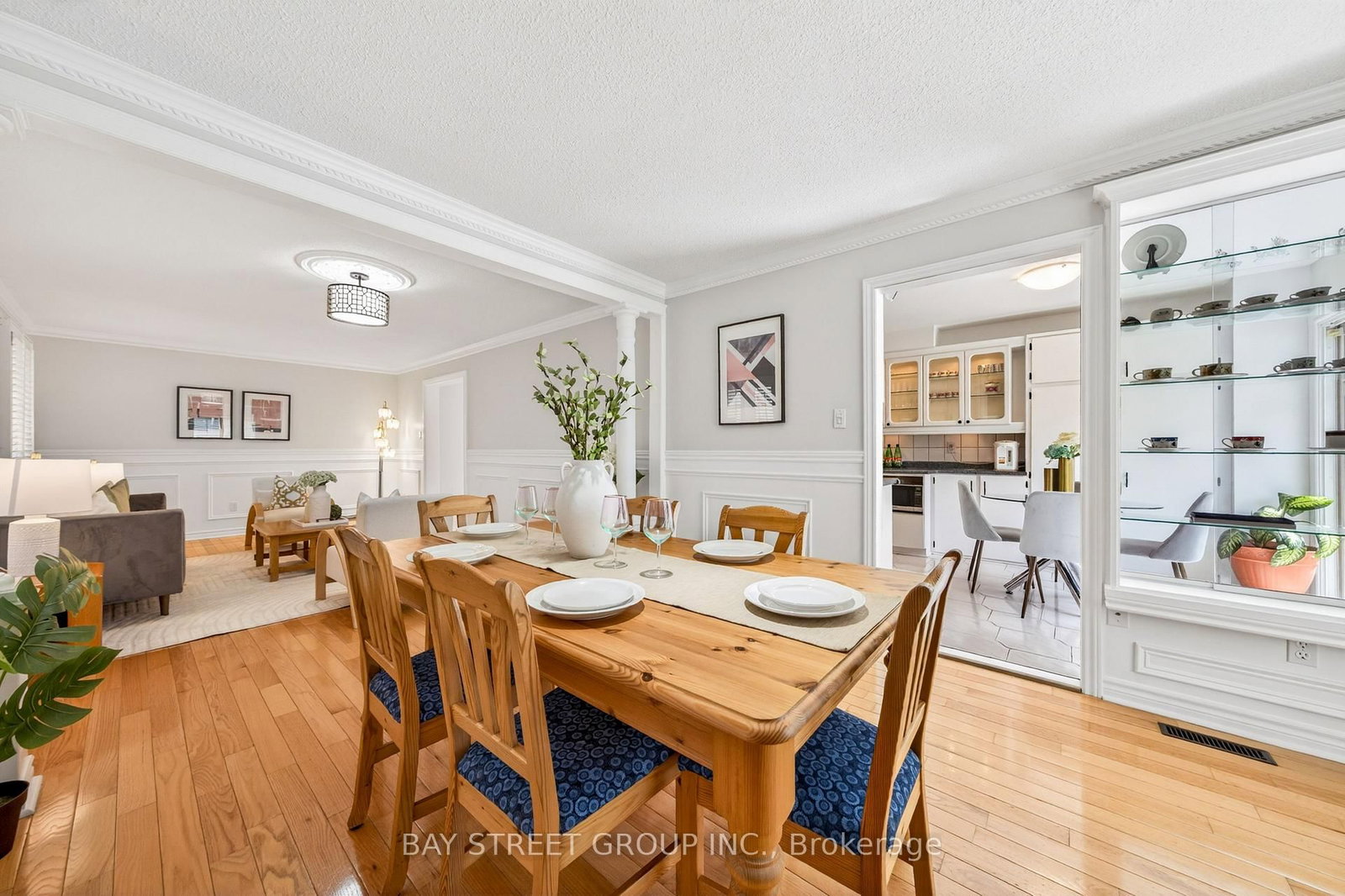 16 Chase Court • Markham, ON photo 13
