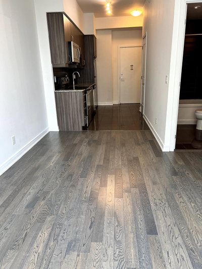 Unit 808 — 9205 Yonge Street — more photos