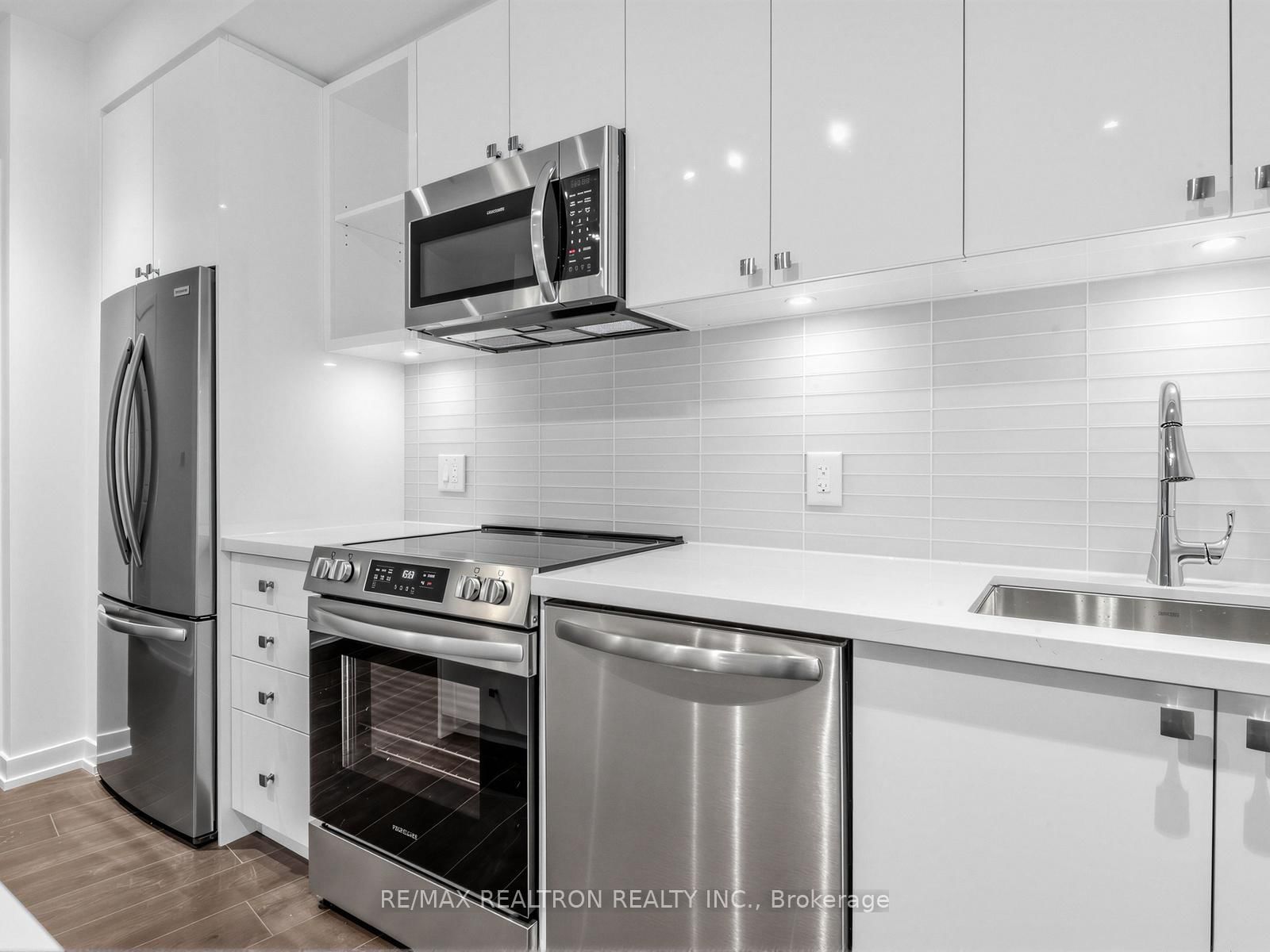 333 Sunseeker Avenue • #101 • Innisfil, ON photo 17
