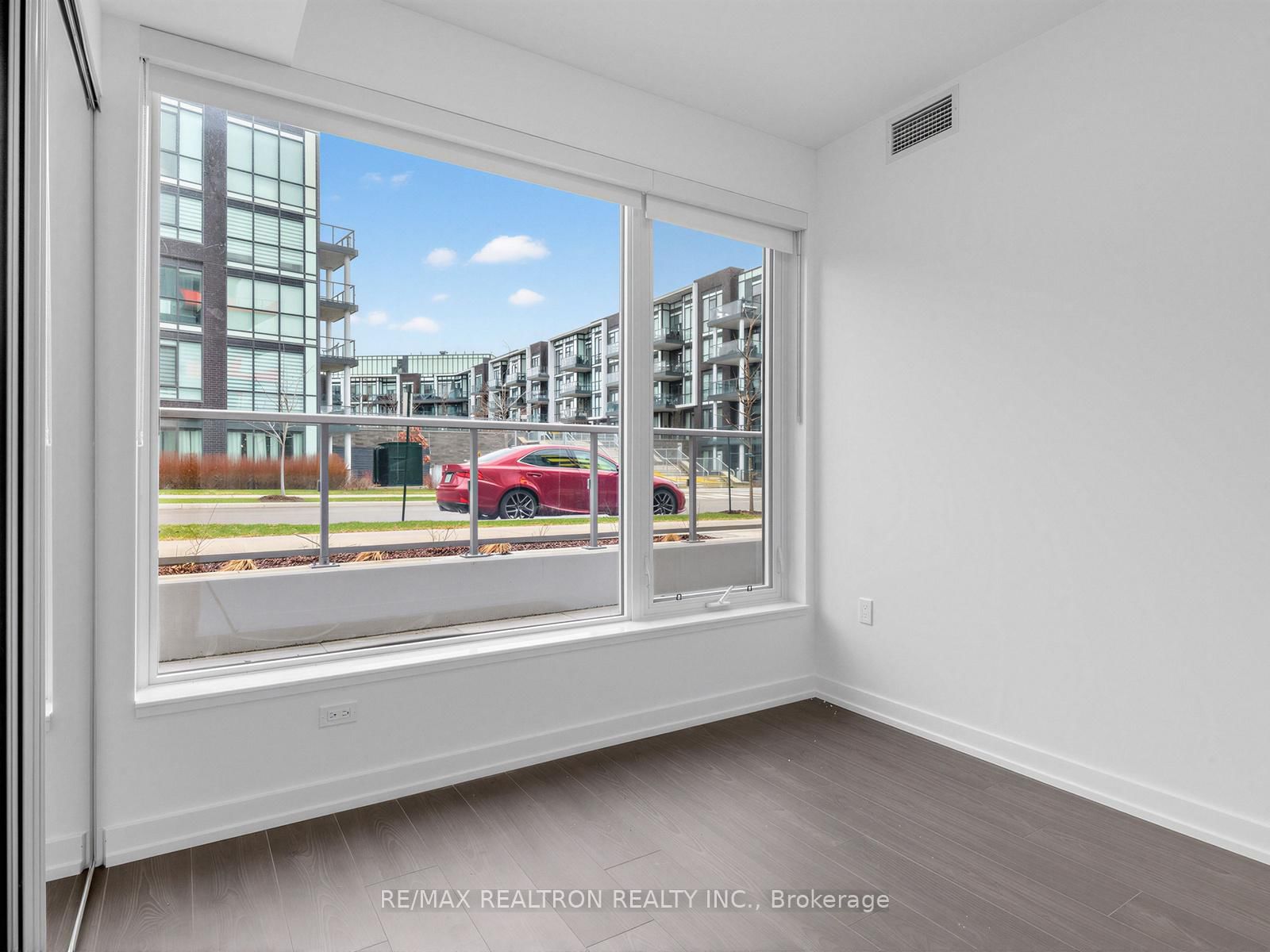 333 Sunseeker Avenue • #101 • Innisfil, ON photo 27